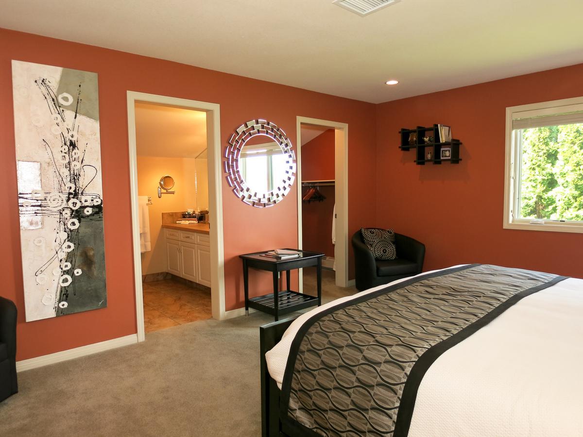 A View Of The Lake B & B West Kelowna Extérieur photo